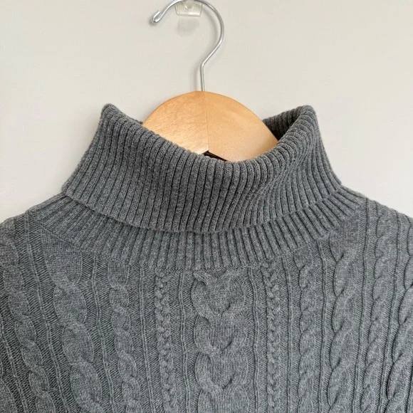 Lands’ End Grey Cable Knit Turtleneck Sweater 100% Cotton Size Medium - Picture 3 of 11